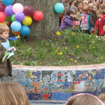 16 Mozaiek rond een boom