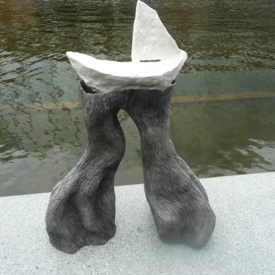 ’Op de golven’, keramiek, 55 cm hoog, 2011