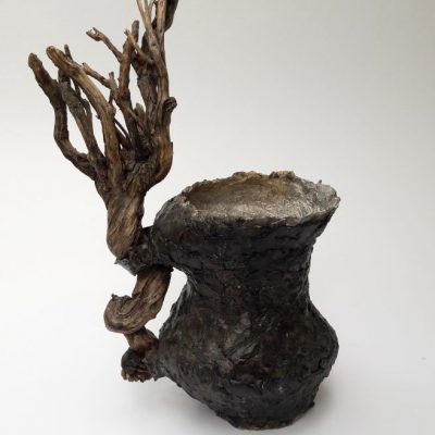 ’Vaas met olijfhout’( 2) , keramiek, hout, ijzerdraad, 34 cm hoog , 2016