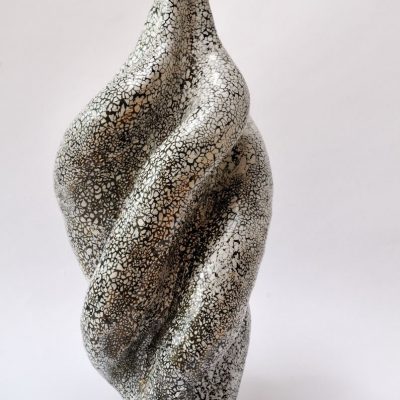 ’Gedraaide vaas’, keramiek, 35 cm hoog 2013